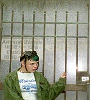 Представителка на индъстриъл субкултурата