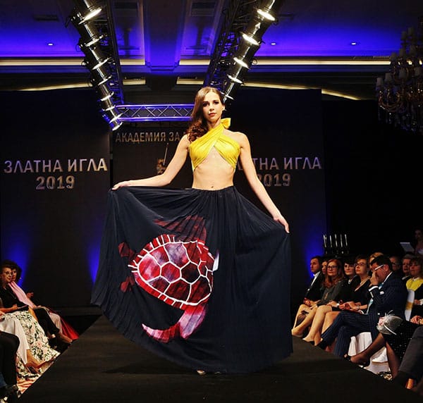 ФАНТАСТИЧЕН РЕВЮ-СПЕКТАКЪЛ ЗА 25-ИЯ РОЖДЕН ДЕН НА ЗЛАТНАТА ИГЛА