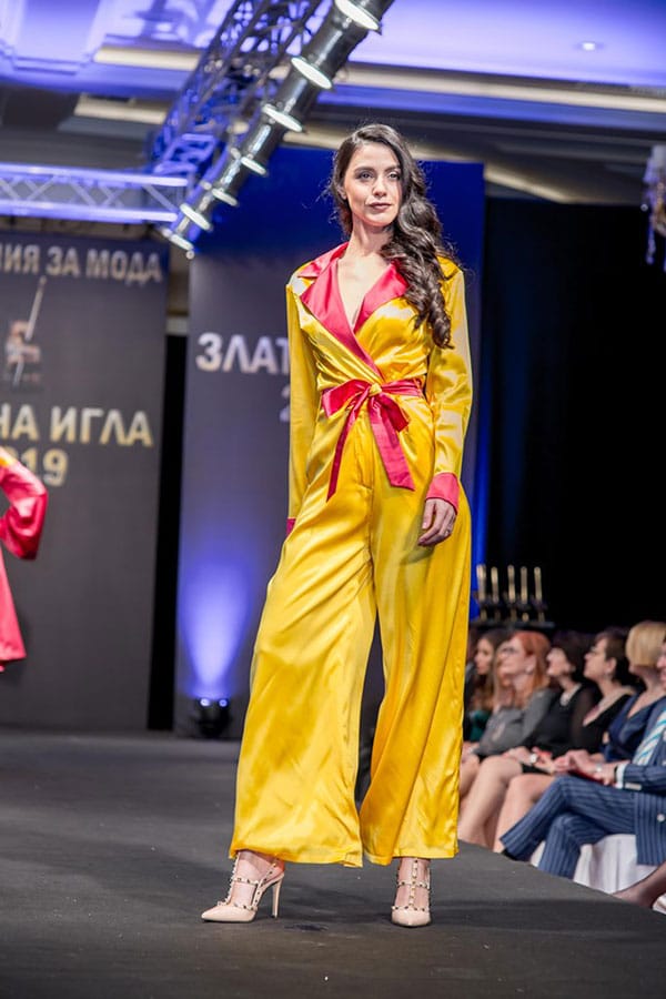 ФАНТАСТИЧЕН РЕВЮ-СПЕКТАКЪЛ ЗА 25-ИЯ РОЖДЕН ДЕН НА ЗЛАТНАТА ИГЛА