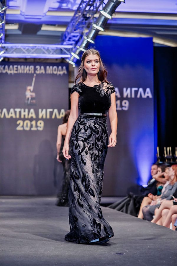 ФАНТАСТИЧЕН РЕВЮ-СПЕКТАКЪЛ ЗА 25-ИЯ РОЖДЕН ДЕН НА ЗЛАТНАТА ИГЛА