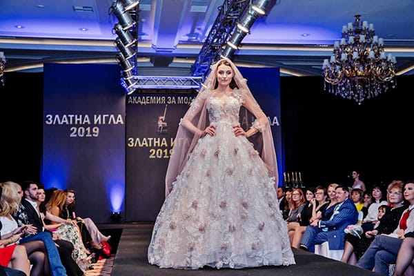 ФАНТАСТИЧЕН РЕВЮ-СПЕКТАКЪЛ ЗА 25-ИЯ РОЖДЕН ДЕН НА ЗЛАТНАТА ИГЛА