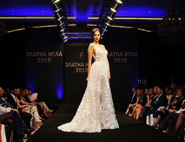 ФАНТАСТИЧЕН РЕВЮ-СПЕКТАКЪЛ ЗА 25-ИЯ РОЖДЕН ДЕН НА ЗЛАТНАТА ИГЛА