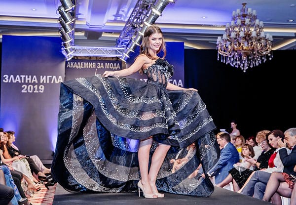 ФАНТАСТИЧЕН РЕВЮ-СПЕКТАКЪЛ ЗА 25-ИЯ РОЖДЕН ДЕН НА ЗЛАТНАТА ИГЛА