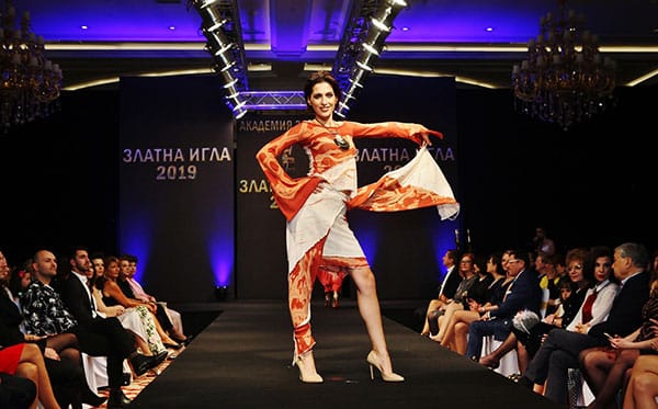 ФАНТАСТИЧЕН РЕВЮ-СПЕКТАКЪЛ ЗА 25-ИЯ РОЖДЕН ДЕН НА ЗЛАТНАТА ИГЛА