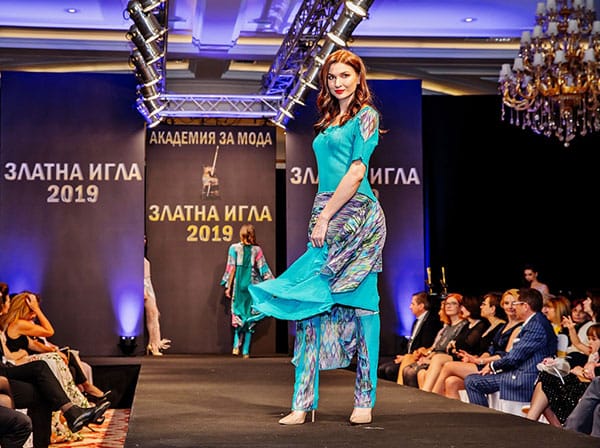 ФАНТАСТИЧЕН РЕВЮ-СПЕКТАКЪЛ ЗА 25-ИЯ РОЖДЕН ДЕН НА ЗЛАТНАТА ИГЛА