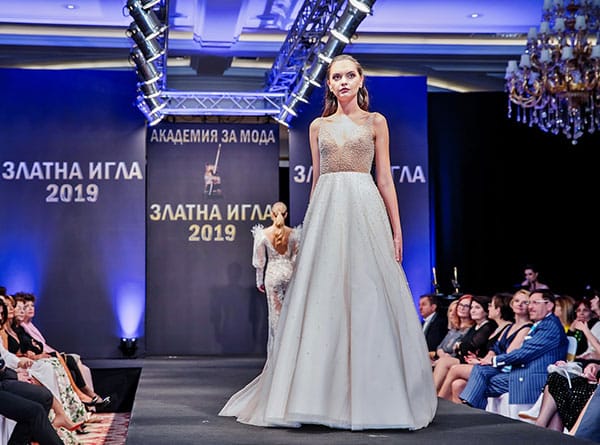 ФАНТАСТИЧЕН РЕВЮ-СПЕКТАКЪЛ ЗА 25-ИЯ РОЖДЕН ДЕН НА ЗЛАТНАТА ИГЛА