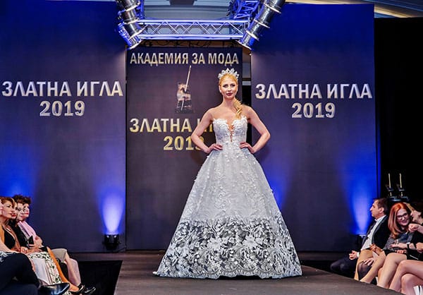 ФАНТАСТИЧЕН РЕВЮ-СПЕКТАКЪЛ ЗА 25-ИЯ РОЖДЕН ДЕН НА ЗЛАТНАТА ИГЛА