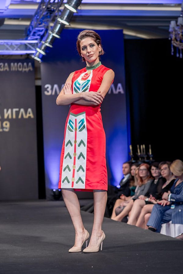 ФАНТАСТИЧЕН РЕВЮ-СПЕКТАКЪЛ ЗА 25-ИЯ РОЖДЕН ДЕН НА ЗЛАТНАТА ИГЛА