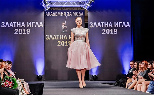 ФАНТАСТИЧЕН РЕВЮ-СПЕКТАКЪЛ ЗА 25-ИЯ РОЖДЕН ДЕН НА ЗЛАТНАТА ИГЛА