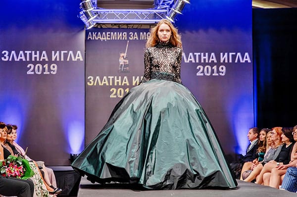 ФАНТАСТИЧЕН РЕВЮ-СПЕКТАКЪЛ ЗА 25-ИЯ РОЖДЕН ДЕН НА ЗЛАТНАТА ИГЛА