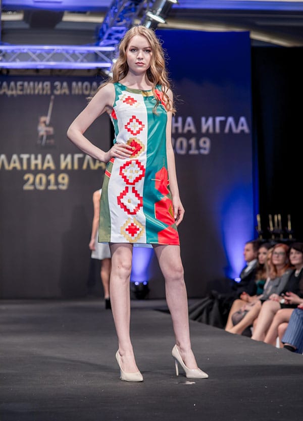 ФАНТАСТИЧЕН РЕВЮ-СПЕКТАКЪЛ ЗА 25-ИЯ РОЖДЕН ДЕН НА ЗЛАТНАТА ИГЛА