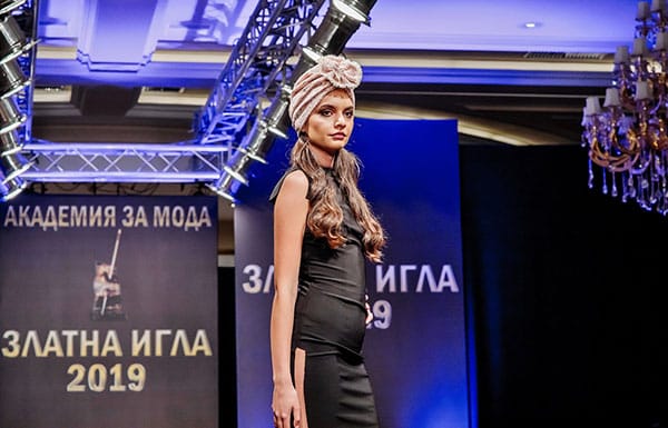 СЕВДАЛИНА ДЯКОВА ПРЕОТКРИВА ЕКЗОТИКАТА НА МОДЕРНИЯ ТЮРБАН