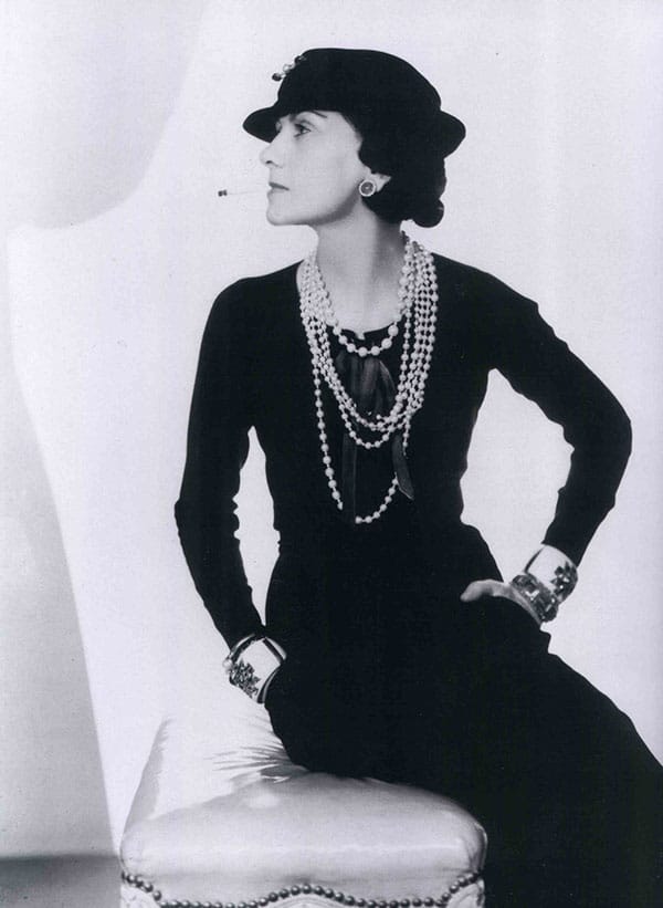 КОКО ШАНЕЛ: ТРИУМФЪТ НА ИЗТЪНЧЕНАТА ПРОСТОТА