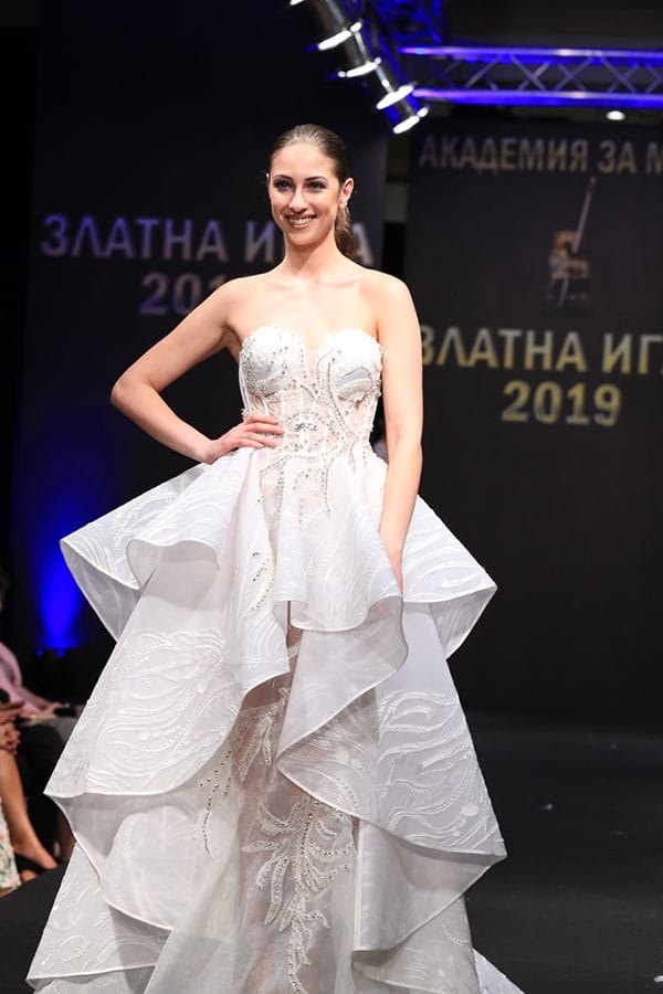 РАДОСЛАВА ЛАЗАРОВА СПЕЧЕЛИ 