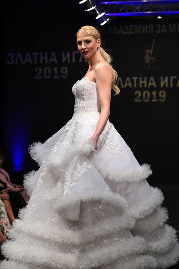 РАДОСЛАВА ЛАЗАРОВА СПЕЧЕЛИ 