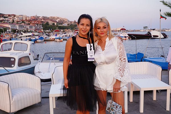 МОРСКИ БРИЗ И МОДНИ ТЕНДЕНЦИИ НА SUMMER FASHION WEEKEND