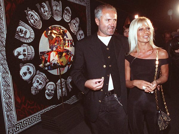 КОЯ Е ДОНАТЕЛА ВЕРСАЧЕ?