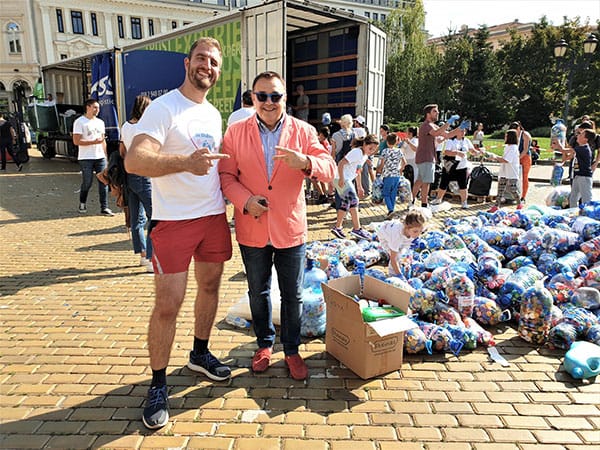 ПОСЛЕДНАТА АКЦИЯ НА КАПАЧКИ ЗА БЪДЕЩЕ СЪБРА НАД 100 ТОНА ПЛАСТМАСА В ЦЯЛАТА СТРАНА