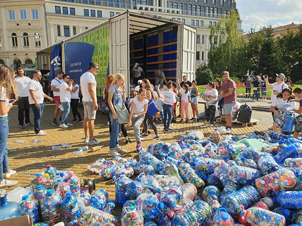 ПОСЛЕДНАТА АКЦИЯ НА КАПАЧКИ ЗА БЪДЕЩЕ СЪБРА НАД 100 ТОНА ПЛАСТМАСА В ЦЯЛАТА СТРАНА