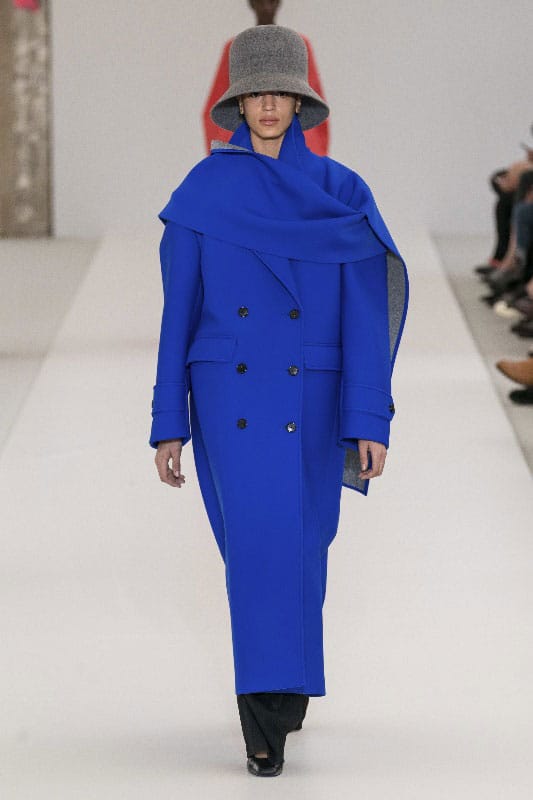 НЕОН, ЦВЕТЯ, КАРЕ И ОЩЕ ИЗНЕНАДИ В ЕДИН АРТИСТИЧЕН МИКС