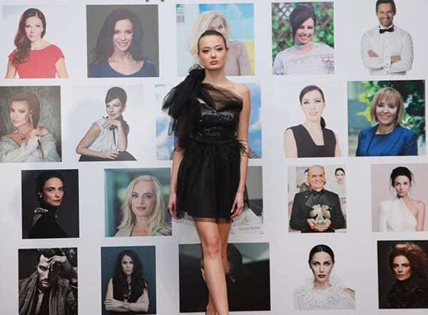 БЪЛГАРСКИ И ЧУЖДЕСТРАННИ МЛАДИ ДИЗАЙНЕРИ ПОКАЗАХА СВОИ ТВОРЕНИЯ НА БГ МОДНА ИКОНА 2019