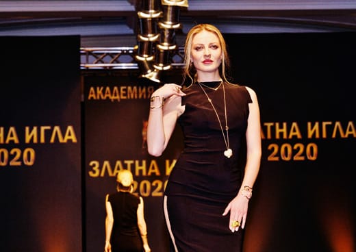 Испанската благородничка за първи път показа авторски бижута в уникално ревю