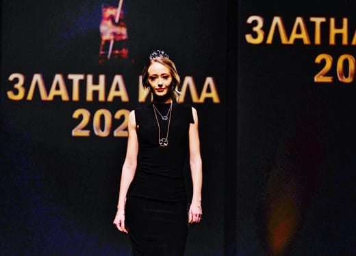 Испанската благородничка за първи път показа авторски бижута в уникално ревю