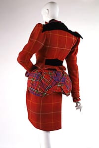 костюм на Вивиън Уестуд