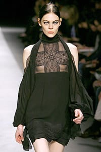 Модели на Рикардо Тиши за модна къща “Живанши”