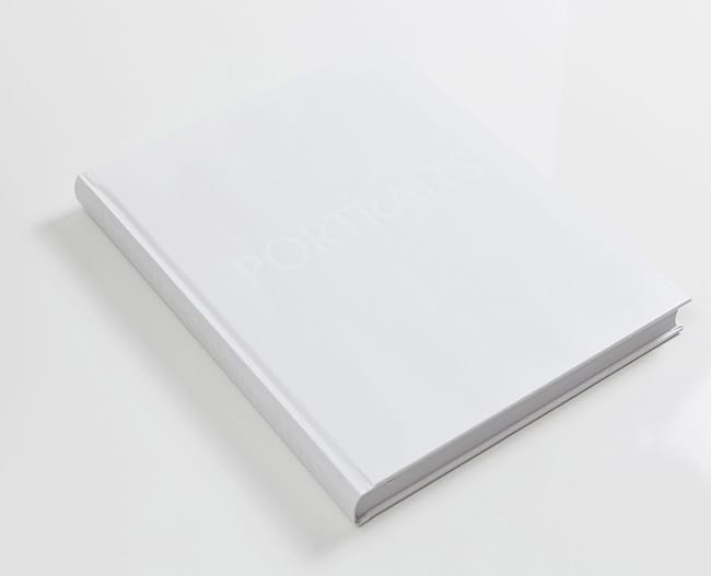 Втората книга на британския фотограф „Портрети“.