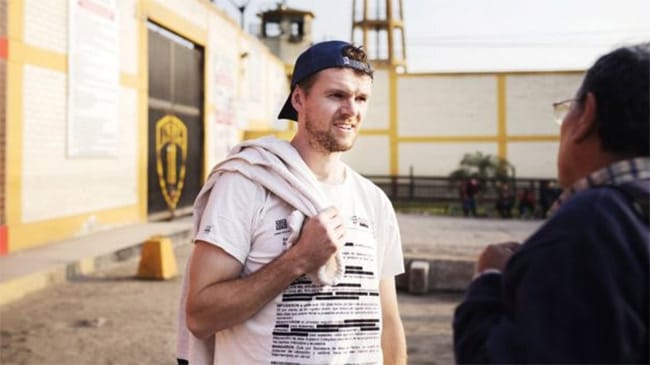 Затворниците са тихите шивачи, които създават облекла, които носим, без да знаем. 