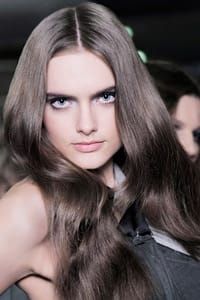 Дълга и разпусната коса