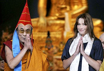 Карла Бруни и Далай Лама