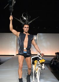 Модели, показани по време на седмицата на модата за домашни любимци в Ню Йорк