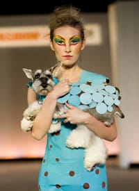 Модели, показани по време на седмицата на модата за домашни любимци в Ню Йорк