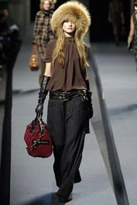 Модели на Марк Джейкъбс за колекция есен-зима 2006-07 за „MarcJacobs”