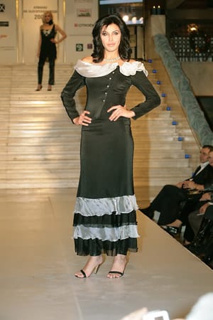 Елегантните черно-бели предложения на модна къща „Люсил”, представени на благотворителната премиера на „Алманах на българската мода 2009”