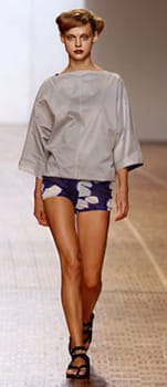 ИСЕЙ МИЯКЕ ИЛИ КОГАТО ИЗТОКЪТ СРЕЩА ЗАПАДА