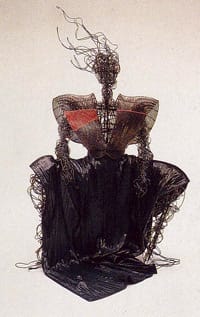 ИСЕЙ МИЯКЕ ИЛИ КОГАТО ИЗТОКЪТ СРЕЩА ЗАПАДА