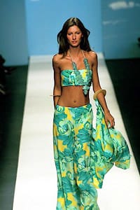 ЖИЗЕЛ БЮНДХЕН