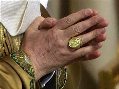 Пръстенът – символ на безкрая, властта и истинската любов