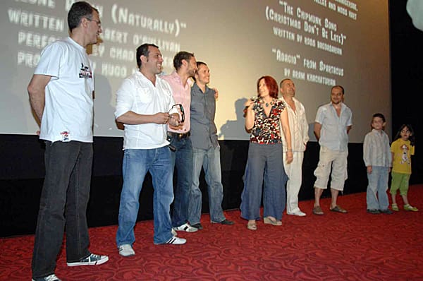 СМЯХ И ЗАБАВЛЕНИЯ В “ЗОРАТА НА ДИНОЗАВРИТЕ”