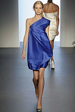 модата диктува синьо лято 