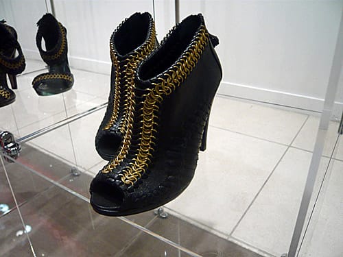 обувките – новите амулети за успех