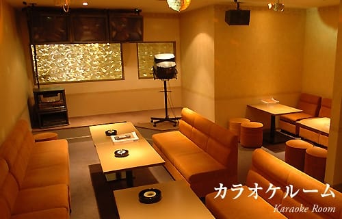 Караоке или забавление по японски