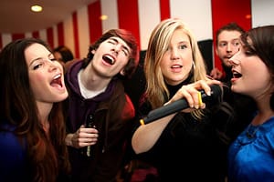 Караоке или забавление по японски