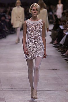 НИНО ЧЕРУТИ: ВЕЧНОТО ПРЕОТКРИВАНЕ НА ЕЛЕГАНТНОСТТА