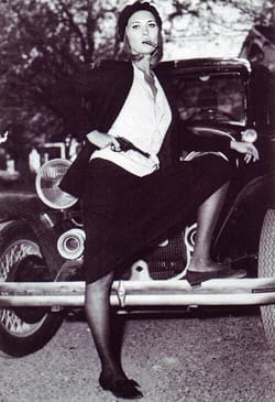 НИНО ЧЕРУТИ: ВЕЧНОТО ПРЕОТКРИВАНЕ НА ЕЛЕГАНТНОСТТА