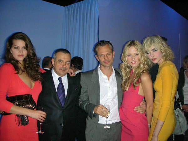  МАЙЛС ОЛДРИДЖ: АЗ ВИНАГИ ТЪРСЯ ЛИЦЕ, КОЕТО Е ПО-СКОРО ИНТЕРЕСНО, А НЕ ПРОСТО КРАСИВО” 