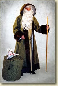 Костюмът на Дядо Коледа – от Свети Николай до Кока-Кола